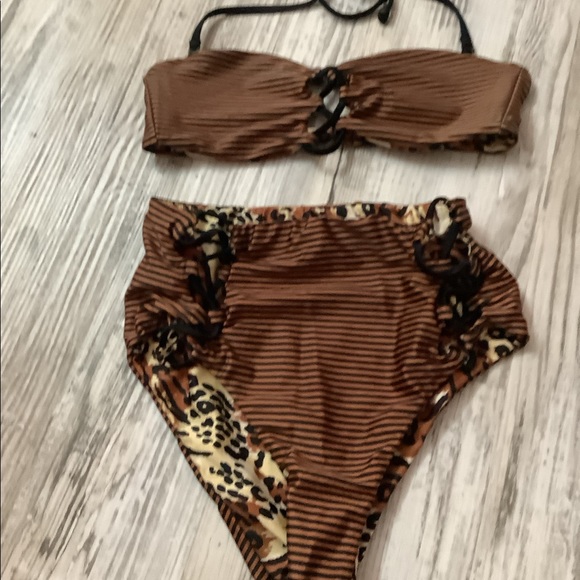 Volcom high cut reversible effect bikini Animal print / stripes ( 6 ) Ve… - Picture 4 of 11